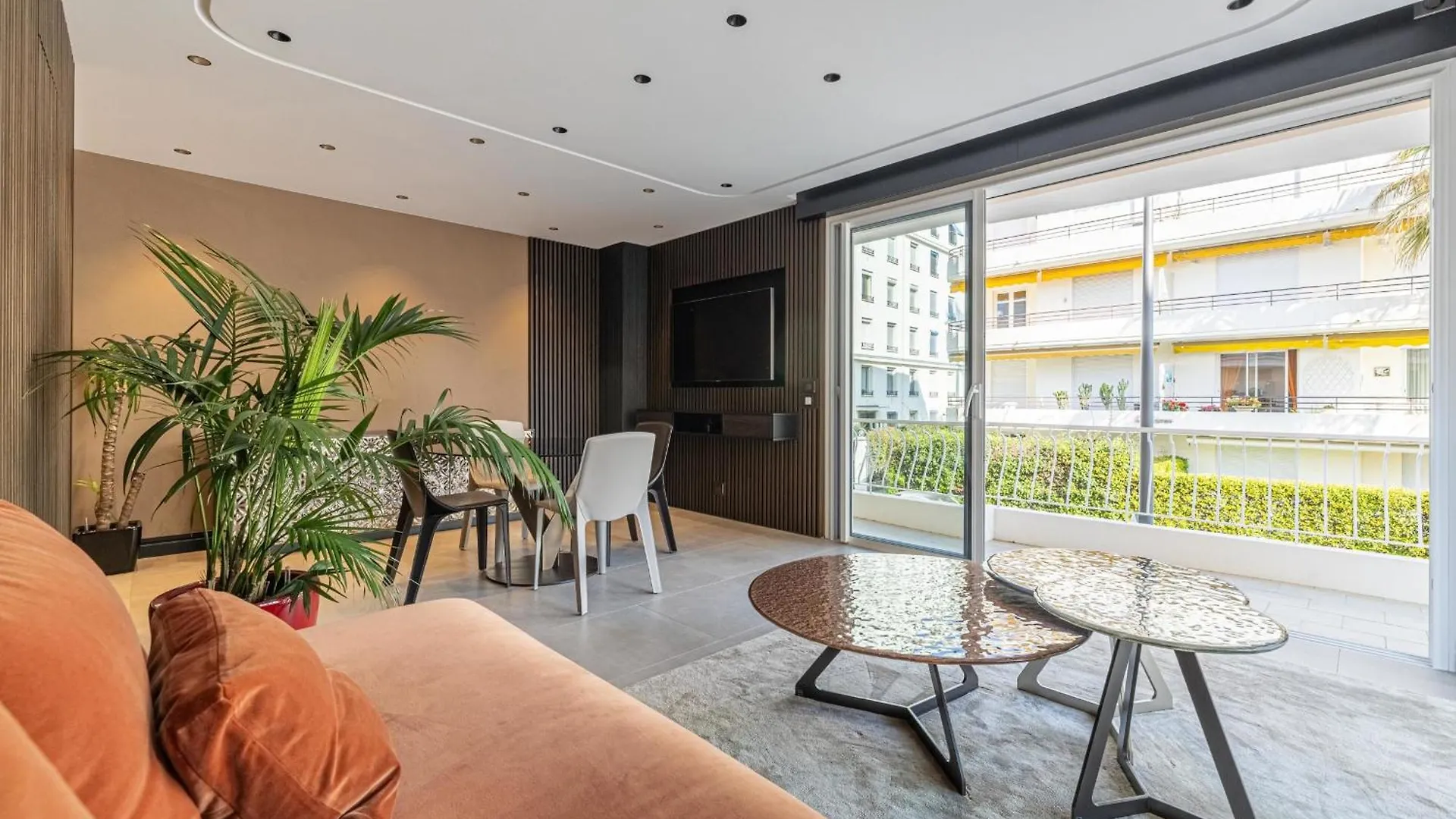 Ref 1997 - Cannes - Sea View Apartment For Rent France