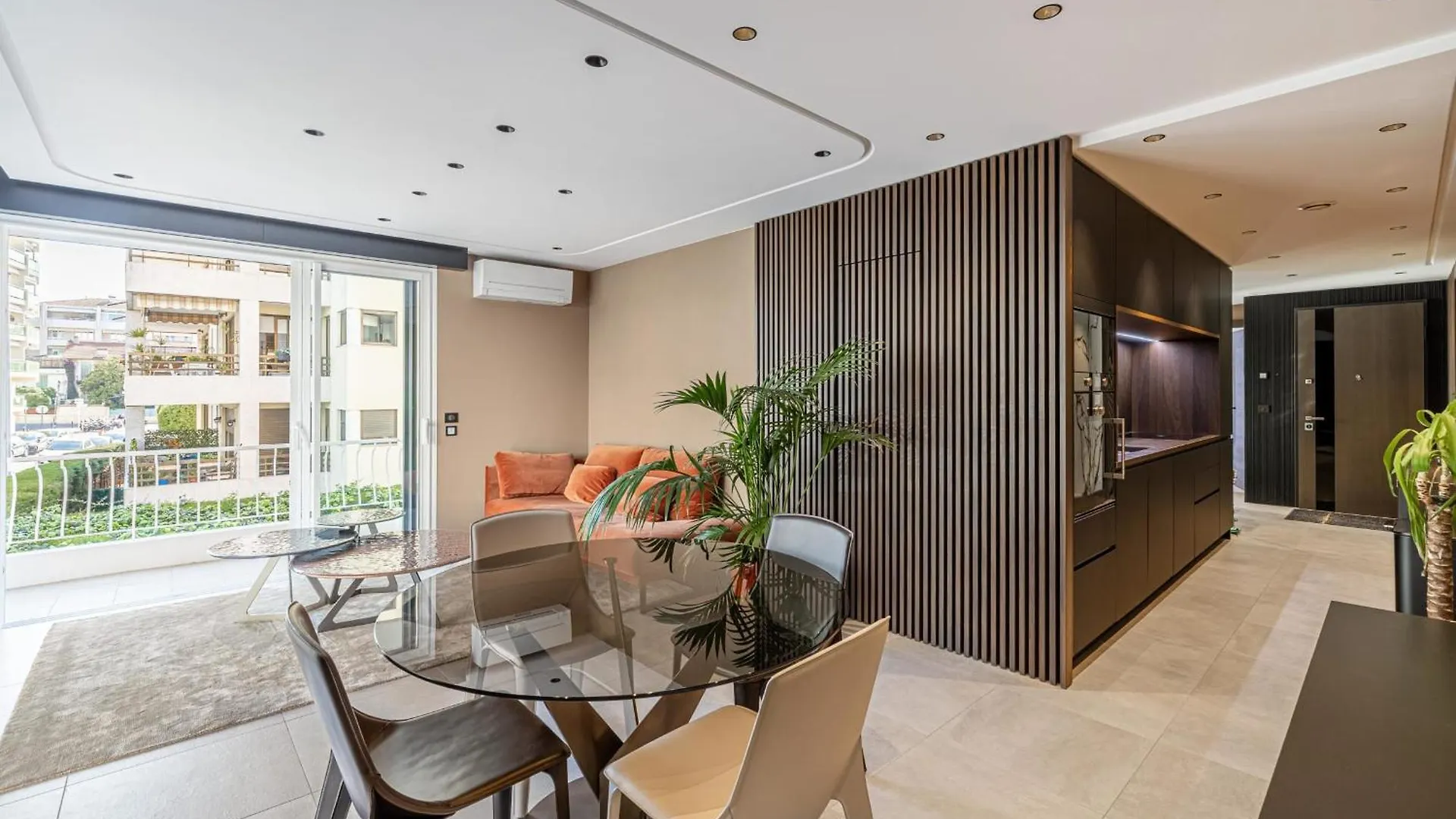 Ref 1997 - Cannes - Sea View Apartment For Rent
