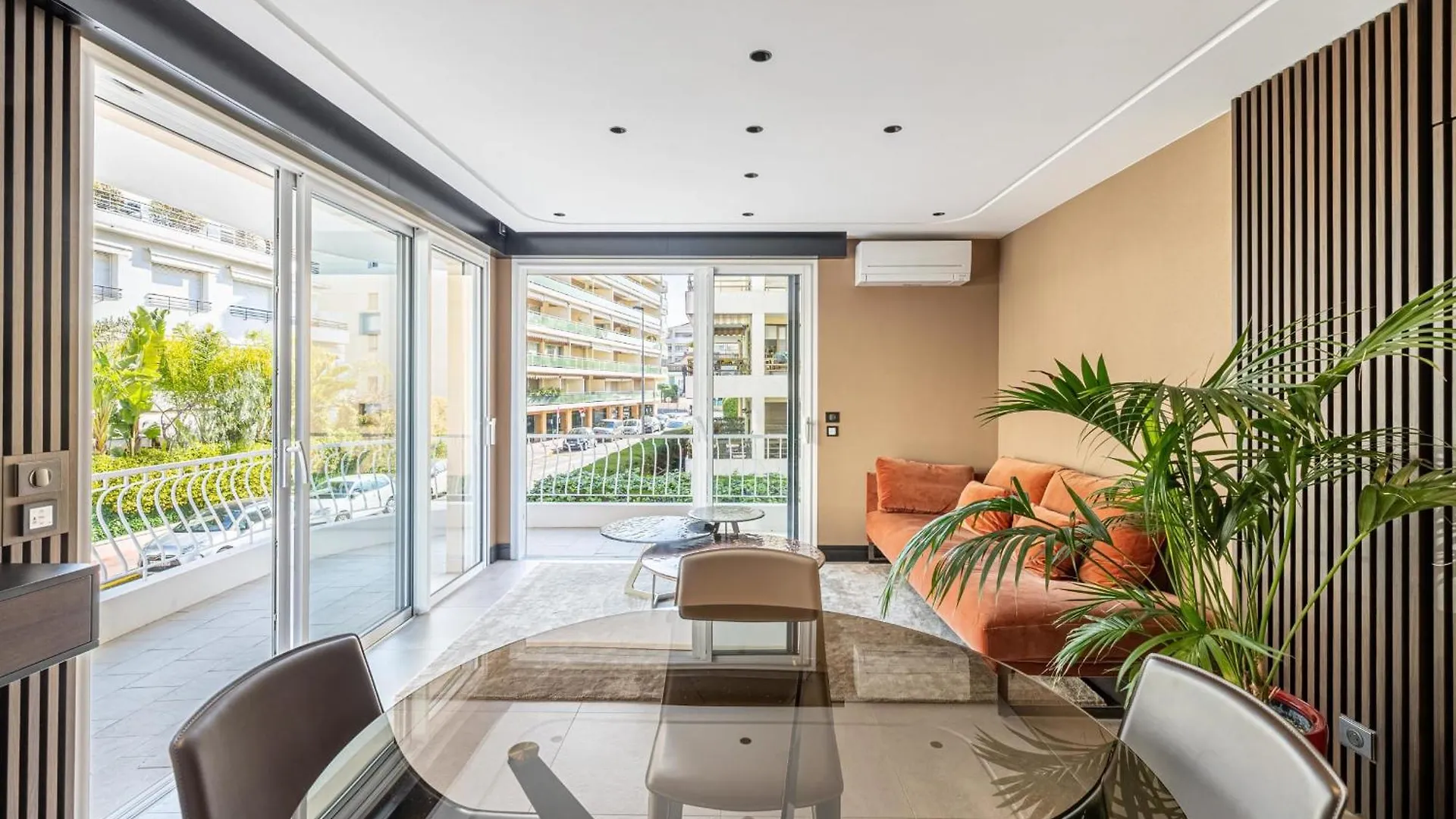 Ref 1997 - Cannes - Sea View Apartment For Rent France